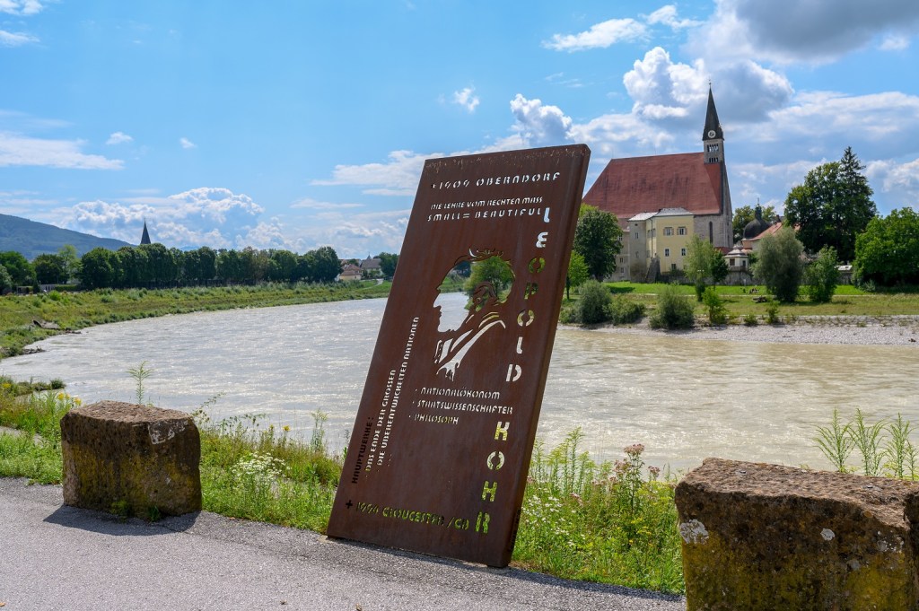 Leopold-Kohr-Denkmalv